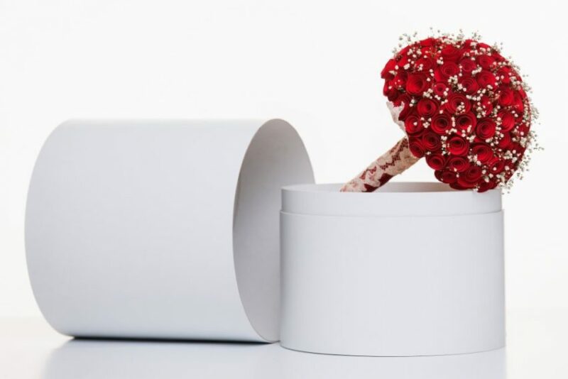 Bukiet ślubny z czerwonych róż